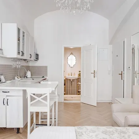 Apartments With The Lions Prague Exterior photo